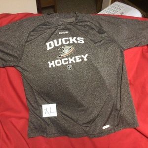 NHL Anaheim Ducks tshirt